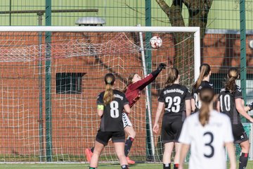 Bild 114 - wBJ SV Wahlstedt - SV Henstedt Ulzburg : Ergebnis: 0:1